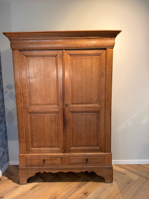 Armoire ancienne en chêne