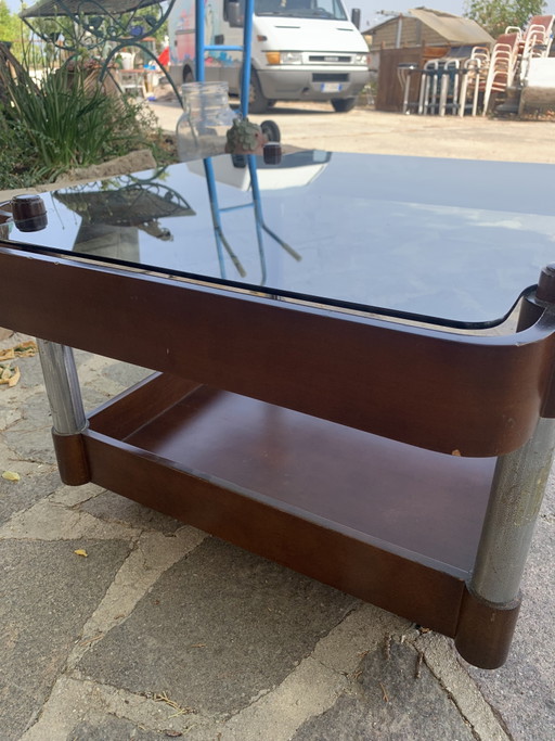 Vintage-Couchtisch aus den 1970er-Jahren – Rauchglas und gebogenes Holz mit doppelter Ablage – 66 x 66 x 37 cm