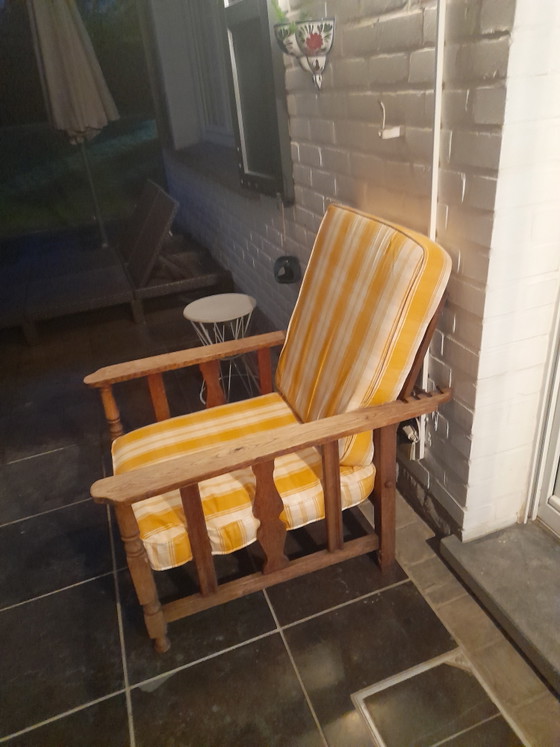 Image 1 of Vintage tuinstoel in hout met kussens