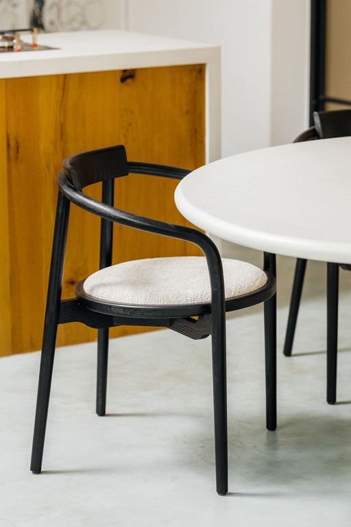 TOOON. Sedia da pranzo EDO in frassino nero