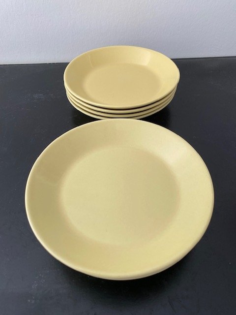 Arabia Finland Kaj Franck "Kilta" 8 Cake plates Yellow