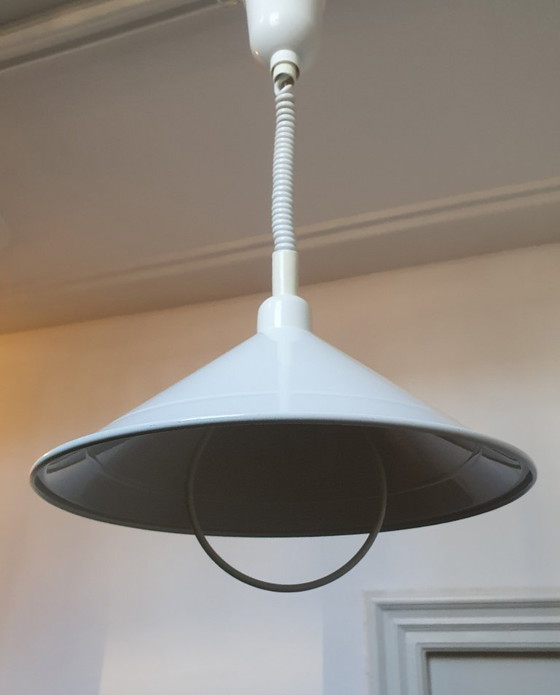 Image 1 of Lampada a sospensione vintage in metallo bianco con interruttore a cordicella