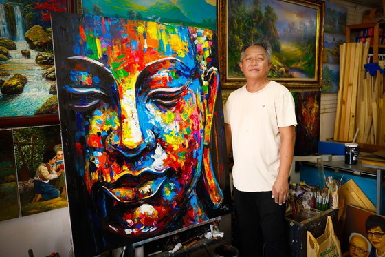 Image 1 of Unique hand-painted Buddha painting “Radiant Silence” – Seksak Jaichumchen – 80×100 cm