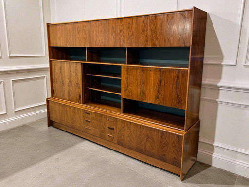 Armario de pared de palisandro – sólido y de estilo de mediados de siglo – 246 cm