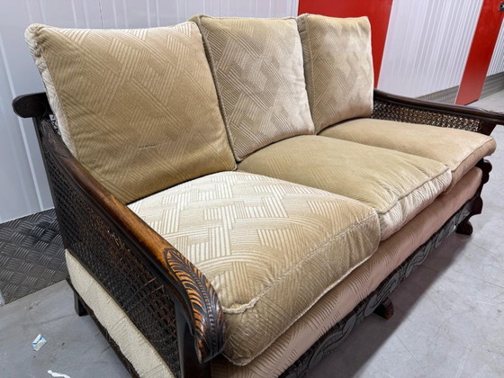 Image 1 of Bellissimo divano a 3 posti e poltrona in noce