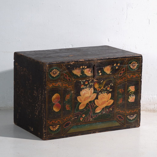 Baúl antiguo pintado en madera de pino – China, circa 1900