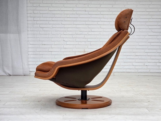 Image 1 of Anni '80, poltrona girevole svedese, pelle nabuk, tela, legno di faggio curvato.