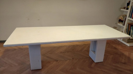 Mesa de comedor de mármol Delfi – Carlo Scarpa & Marcel Breuer – Gavina, Italia, alrededor de 1968–1969