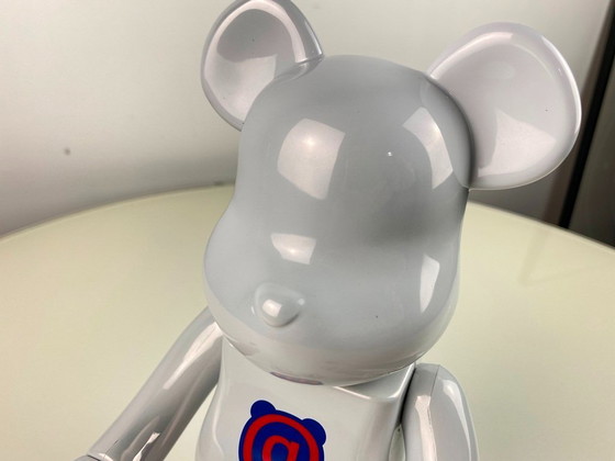 Image 1 of Bearbrick 1. Modell, 20-jähriges Jubiläum, weiße Chrom-Version, 400% MEDICOM Toys 2021