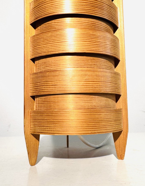 Image 1 of LÁMPARA CILÍNDRICA DE MADERA DE PINO A LA MANERA DE HANS-AGNE JAKOBSSON, SUECIA, HACIA 1960
