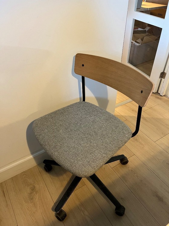 Image 1 of Sedia da ufficio multifunzione TAKT in rovere/grigio | Design scandinavo