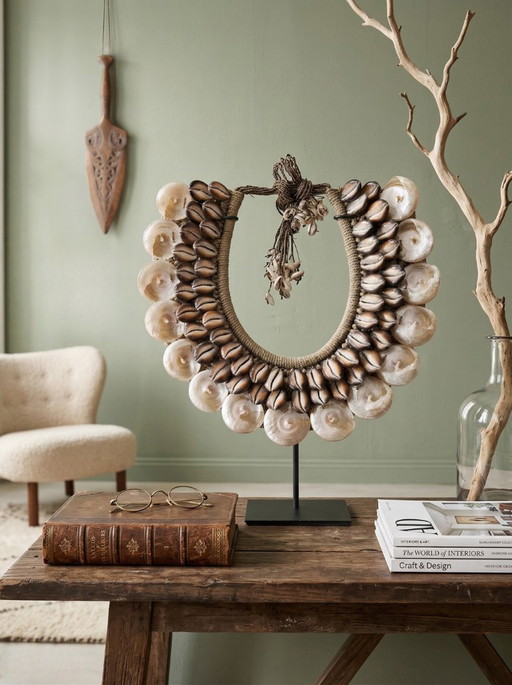 Decoratief etnisch ornament gemaakt van schelpen – Oceanië – 40 cm