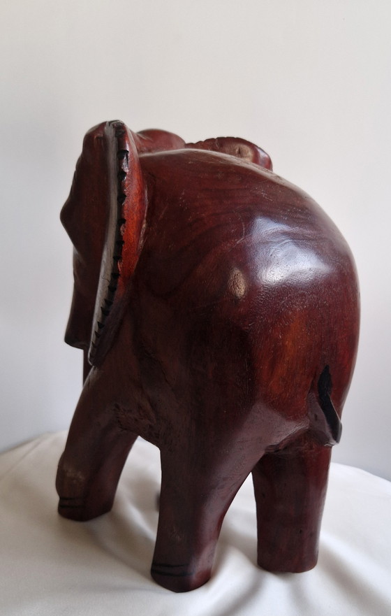 Image 1 of Éléphant en bois de teck massif