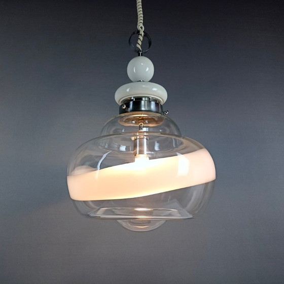 Image 1 of Lampada a sospensione italiana Space Age degli anni '60 in vetro di Murano e montatura cromata.