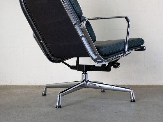 Vitra EA 222 Softpad Poltrona Pelle, Charles Eames. – Poltrone, Leather (photo 9 of 11)