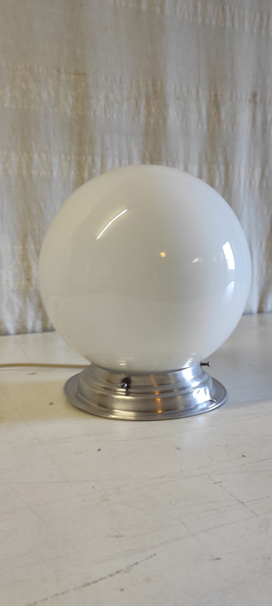 Image 1 of Lámpara de techo o pared Art Déco, globo de cristal opalino, 20 cm de diámetro - Mediados del siglo XX