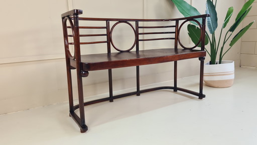 Fledermaus" Sofa
A rare version of the so called "Fledermaus" model sofa by Josef Hoffmann for by Mundus AG. 