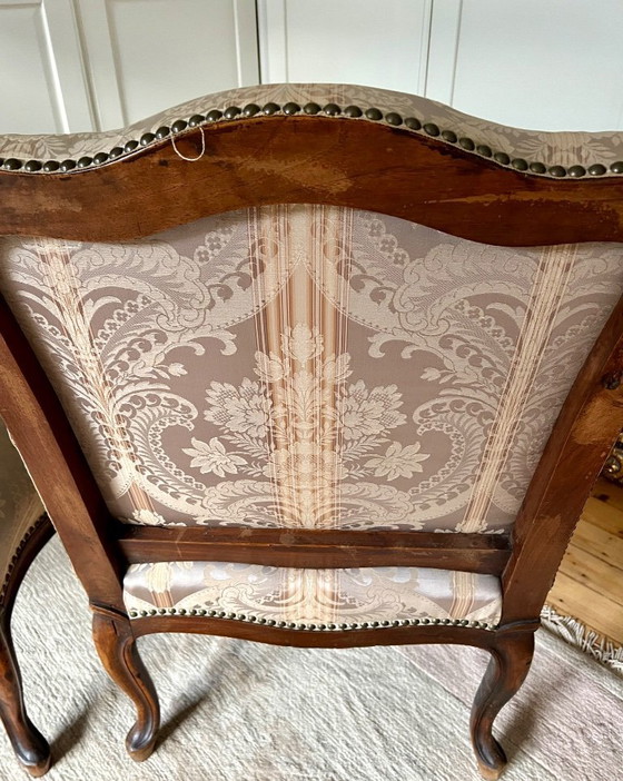 Image 1 of Pareja de sillones estilo Luis, tallados a mano, que necesitan restauración.