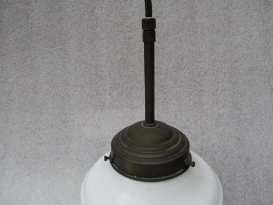 Image 1 of Gispen 1930, paralume in vetro, ghianda, opale, con vecchio set di sospensione originale.
