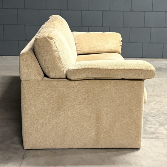 Image 1 of Canapé trois places en tissu beige – Erpo International