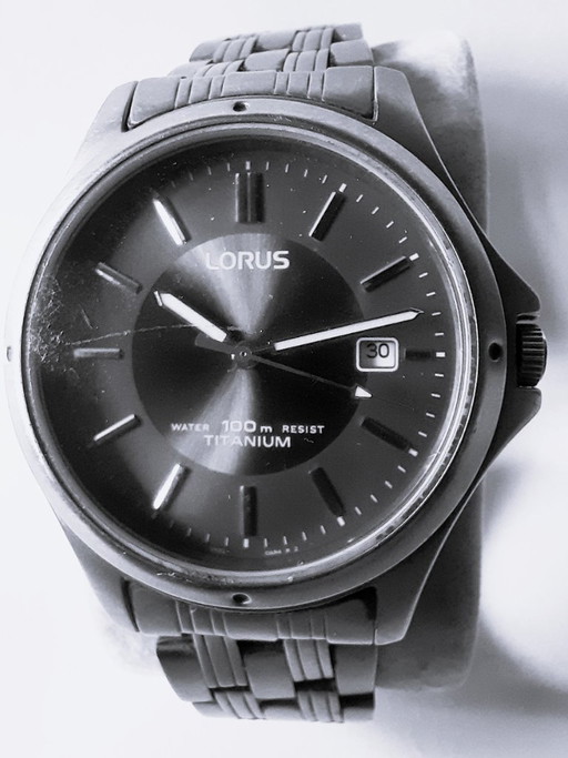 Lorus Titanium Heren horloge – Licht, Stoer & Waterdicht