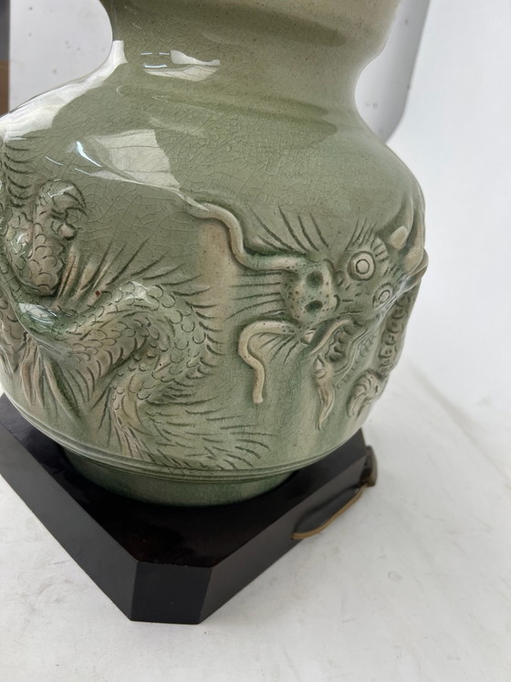 Lampe de table vintage chinoise en céladon, pot à gingembre avec relief de dragon, Céramique, Métal, Noir (photo 6 sur 6)