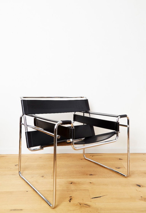Sedia Wassily di Marcel Breuer per Knoll International