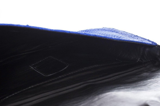 Image 1 of Maison Du Posh, pochette in pelle di serpente blu elettrico.