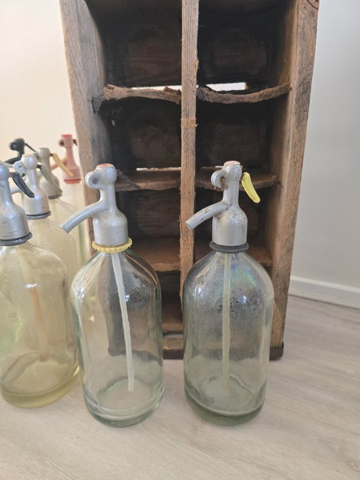 Sprühflaschen in originaler Holzkiste