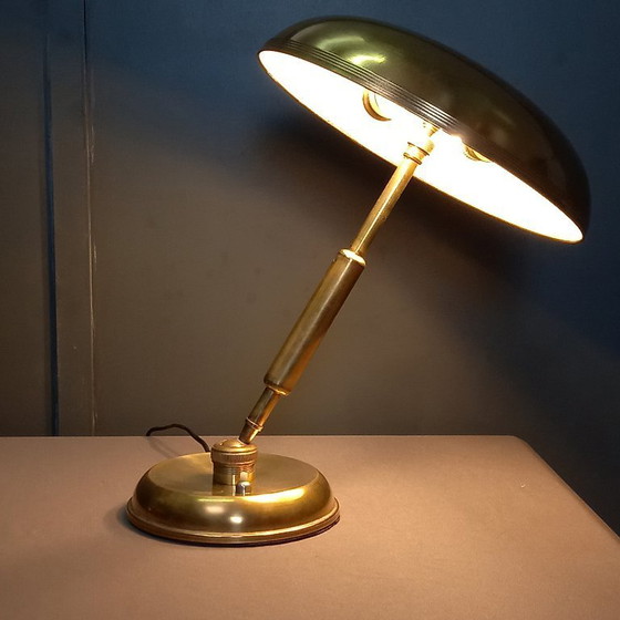 Image 1 of Lampe de table au design iconique signée Giovanni Michelucci
