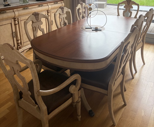 Wunderschöne, handgefertigte Essgruppe aus Massivholz mit 8 Stühlen mit Echtlederbezug