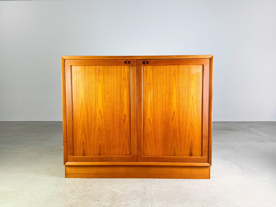 Image 1 of Cómoda Bramin de mediados de siglo, aparador HW, pequeño armario de teca