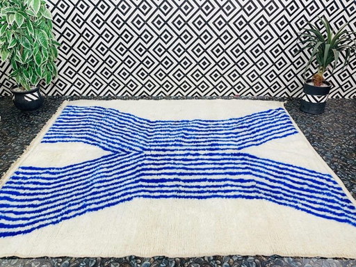 Alfombra bereber hecha a mano, artesanía tradicional, azul y blanco, tamaño 250/350 cm. – Accupunto (photo 2 of 5)