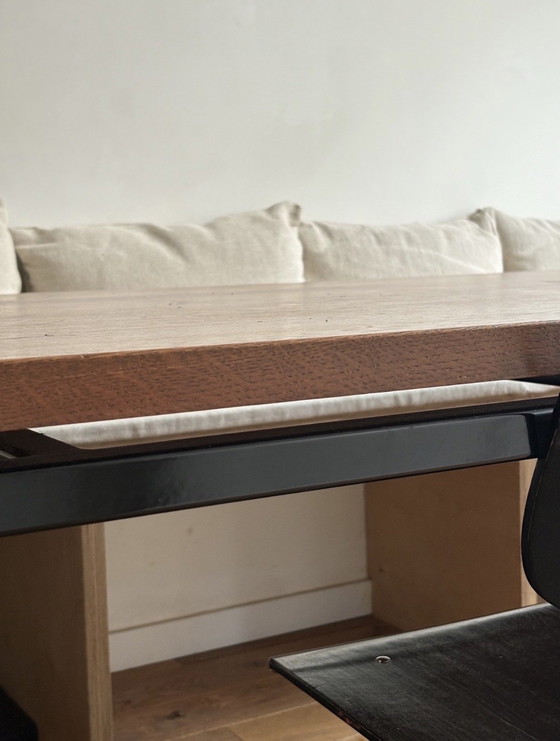 Image 1 of Handmade table with a 'flying' top made of solid wood