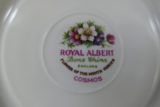 Image 1 of Tazza e piattino Royal Albert Fiore del mese 12 x