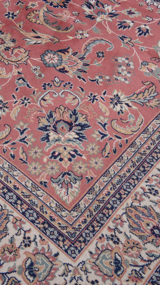 Image 1 of Groot vloerkleed met rode en roze tinten 345x250cm