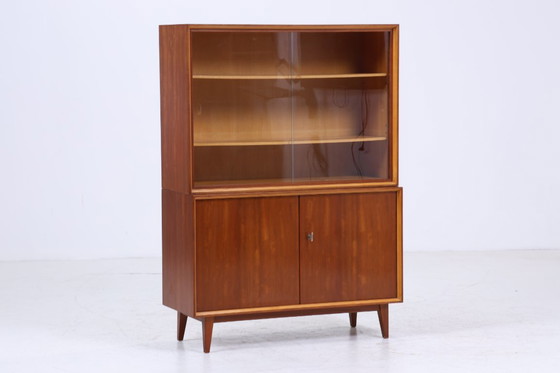 Image 1 of Vetrina d'epoca anni '60 | Armadio di metà secolo, retro in legno #07-67