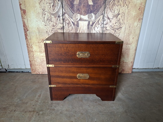 Image 1 of Cómoda militar clásica, armario boticario. mesilla de noche dim. 51x34cm y 49cm alto