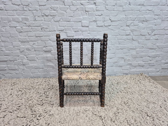 Image 1 of Fauteuil à boutons décoratifs à bobines (bouton) du début du XXe siècle – vers 1920-1940