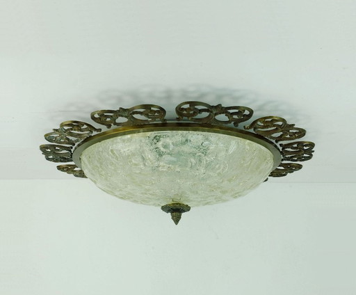 Grand abat-jour en verre dépoli de style Hollywood Regency, cadre en laiton