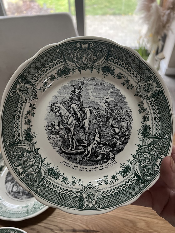 Image 1 of Set aus französischem Sarreguemines-Transfergeschirr und napoleonischen Tafeln.