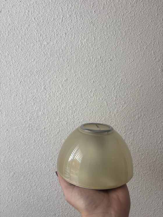 Plafoniera Artemide Tilos, disegnata da Gismondi, vetro crema, Plafoniere, Cromo, Design (foto 5 di 5)
