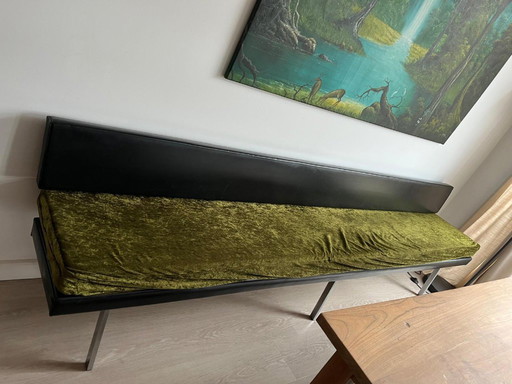 Panca nera "da chiesa" del cugino Louis