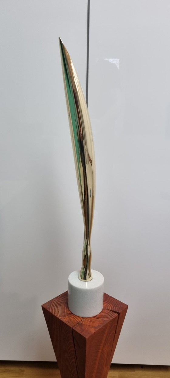 Image 1 of Escultura inspirada en Brâncuși