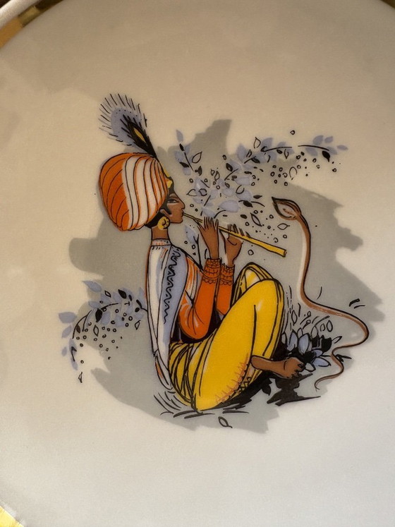 Image 1 of Servizio da 6 pezzi in porcellana Schirdding Bavaria di metà secolo, dedicato ai musicisti di tutto il mondo.