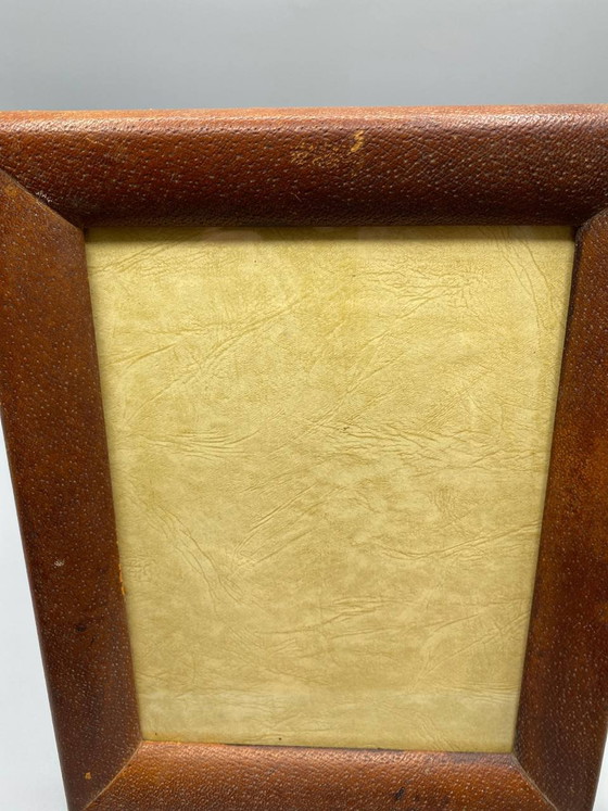 Vintage caramel brown grained leather photo frame with easel – Decorative Objects, Metal (photo 5 of 7)