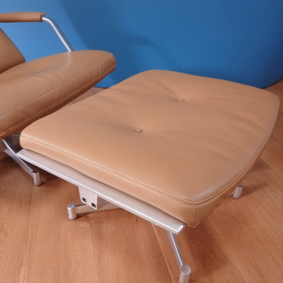 Image 1 of Sessel und Hocker FK85 von Fabricius und Kastholm für die Restaurants von Kill International