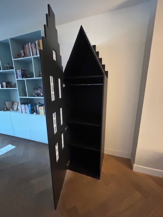 Image 1 of Amsterdam stepped gable of Kast van een Huis