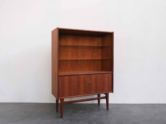 Image 1 of Mobiletto alto vintage "Bartels" in teak, stile metà secolo.