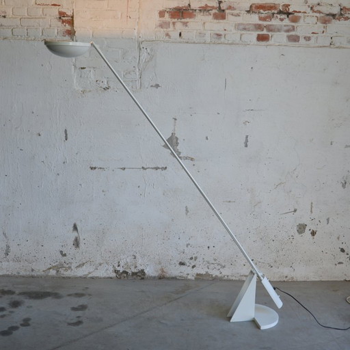 1x counter weight uplight floor light